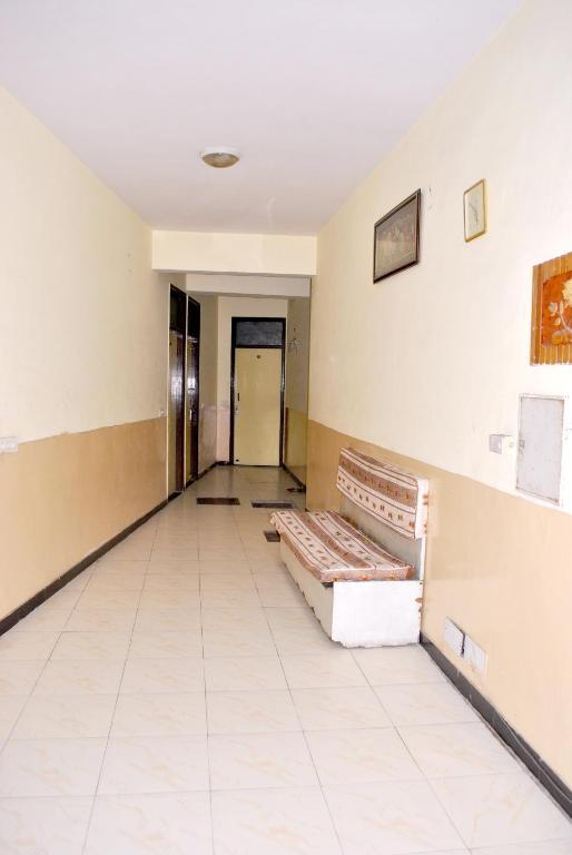 Hotel Viren Plaza Agra  Exteriör bild